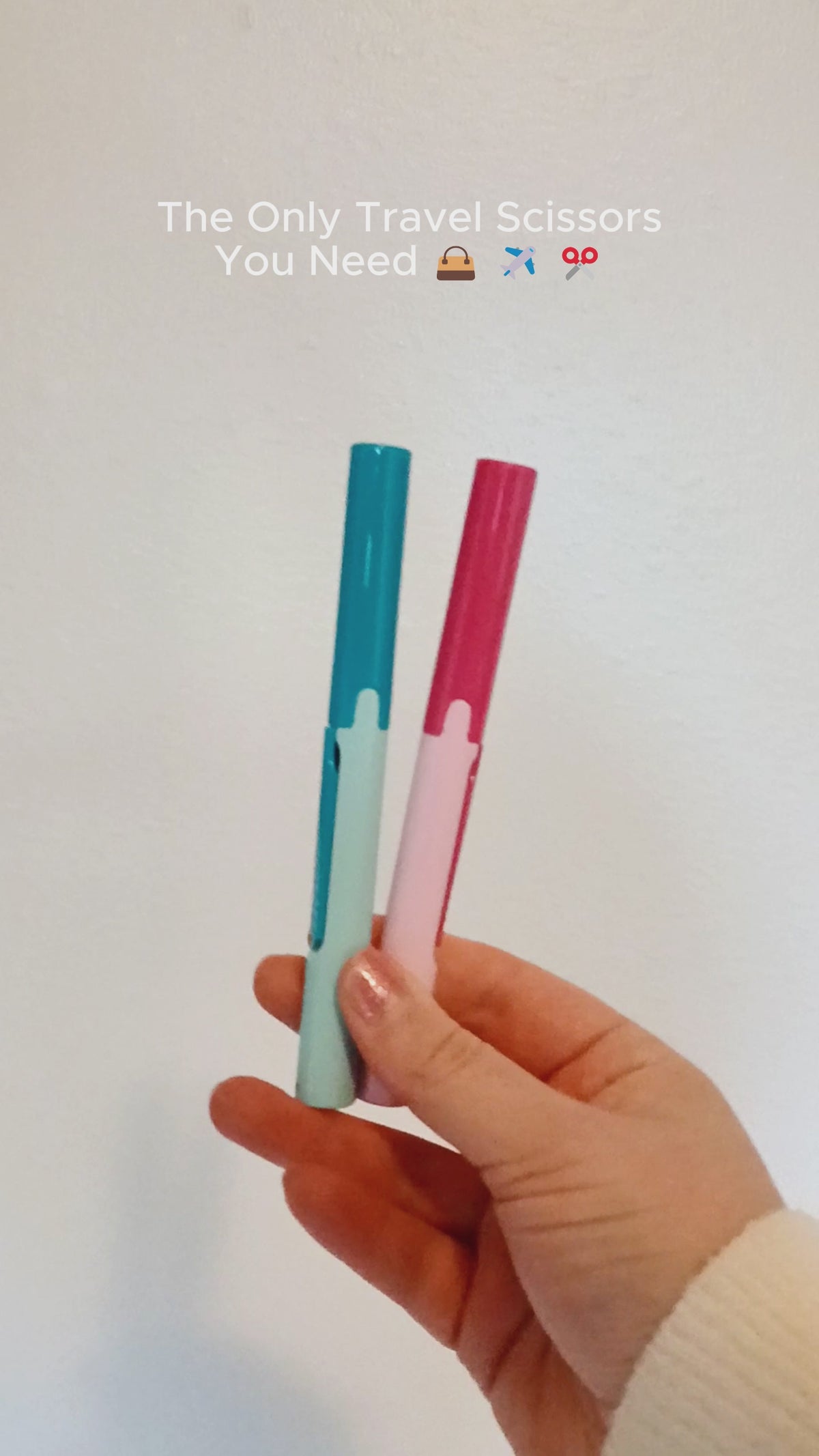 Load video: PLUS Twiggy Curved Blade Scissors